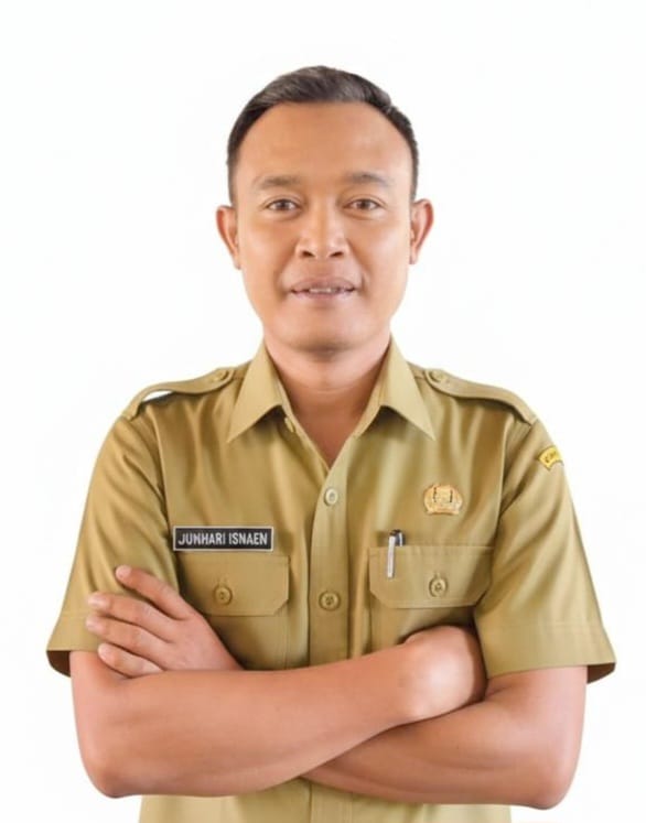 JUNHARI ISNAEN, S.Pd